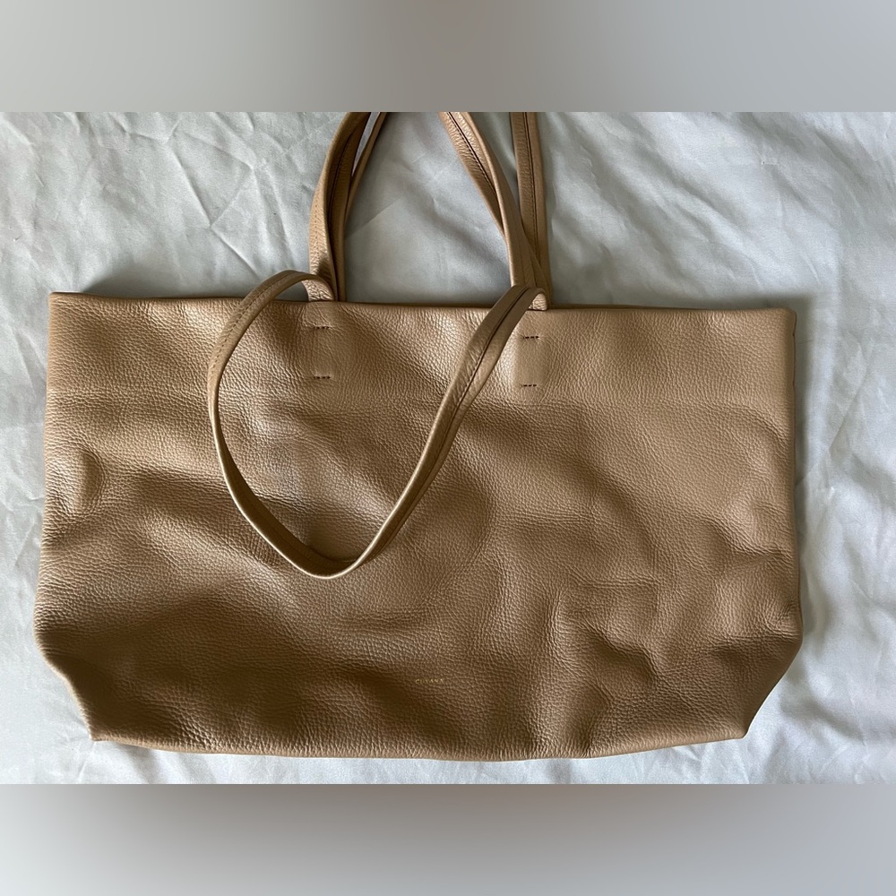 Cuyana Easy Tote in Cappuccino